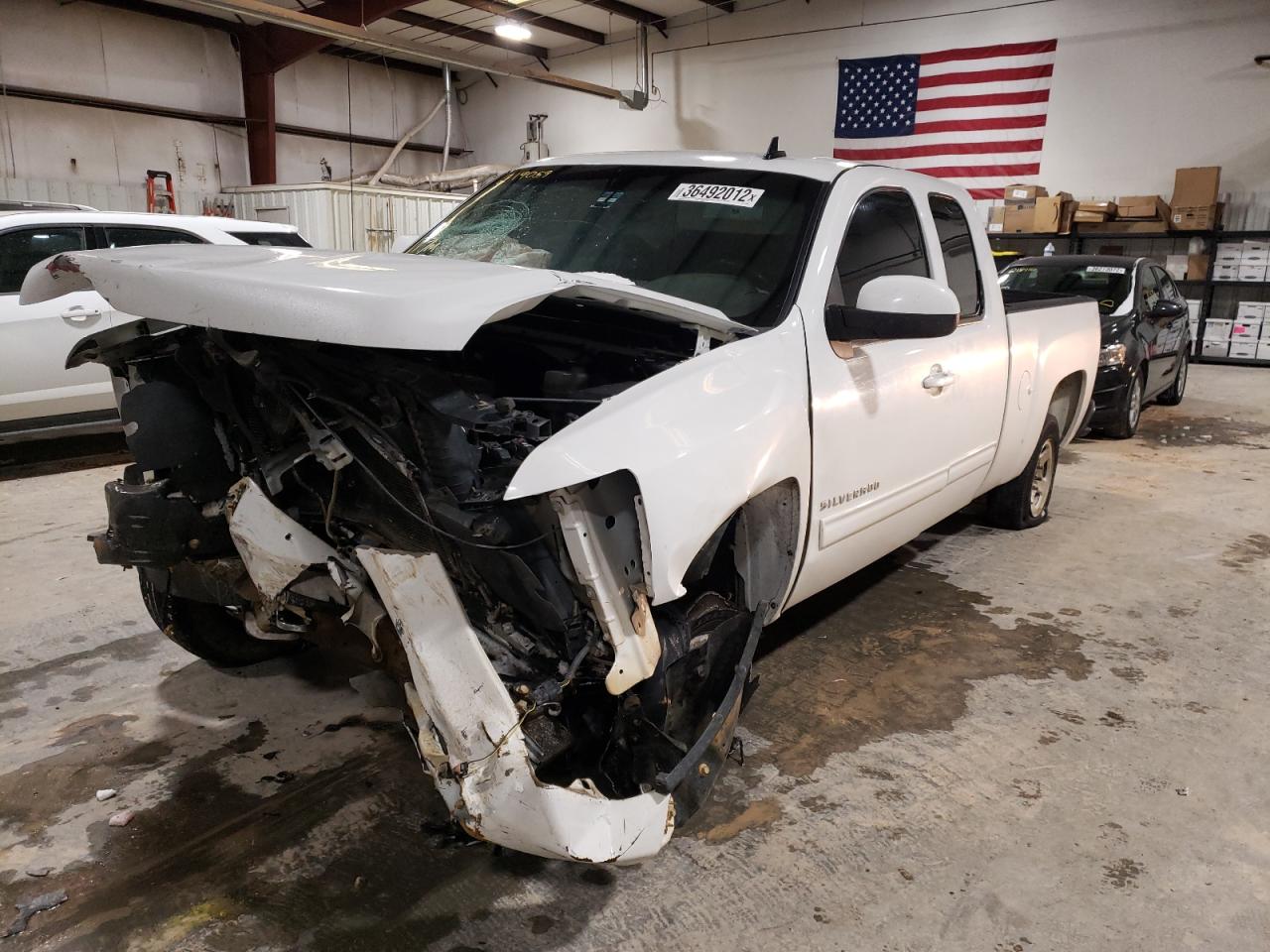 Photo 2 from auction – 2011 CHEVROLET SILVERADO with VIN 1GCRKSE3XBZ219059