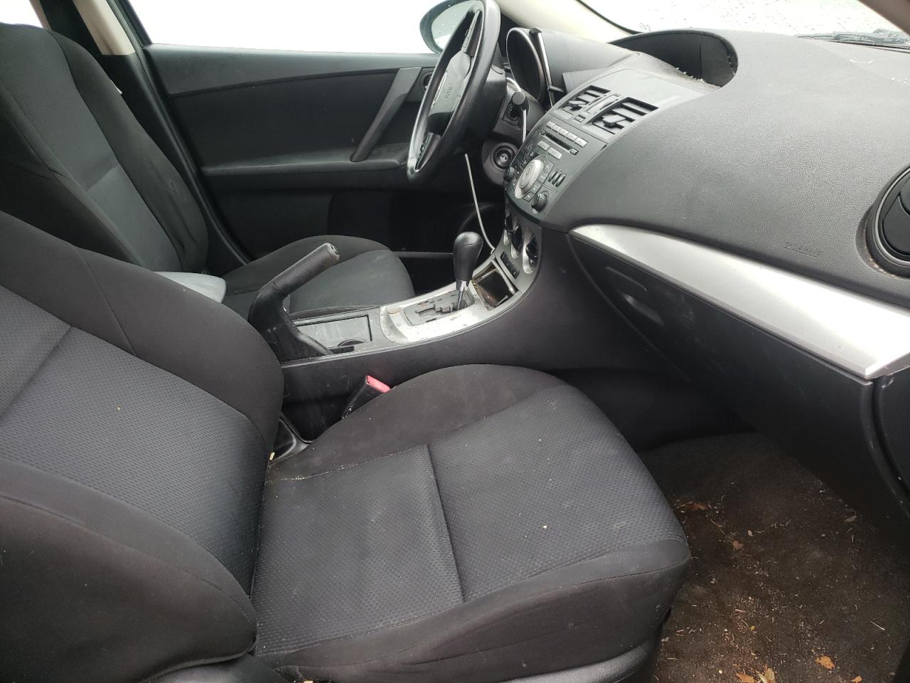 Photo 5 from auction – 2011 MAZDA 3 I with VIN JM1BL1VG3B1448919