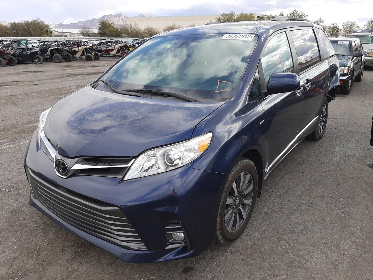 Photo 2 from auction – 2018 TOYOTA SIENNA XLE with VIN 5TDDZ3DC2JS201460