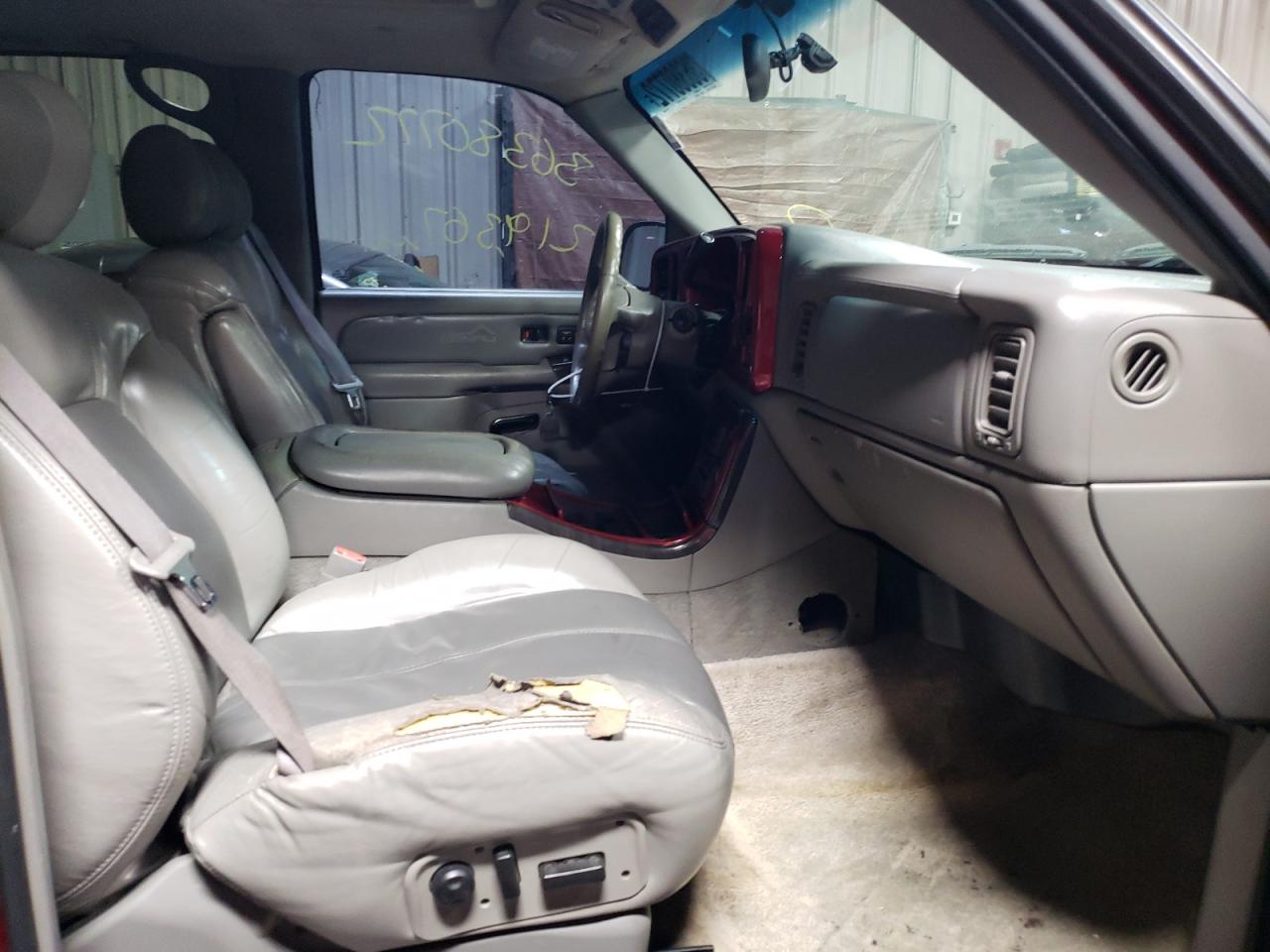 Photo 5 from auction – 2002 GMC DENALI with VIN 1GKEK63U32J145049