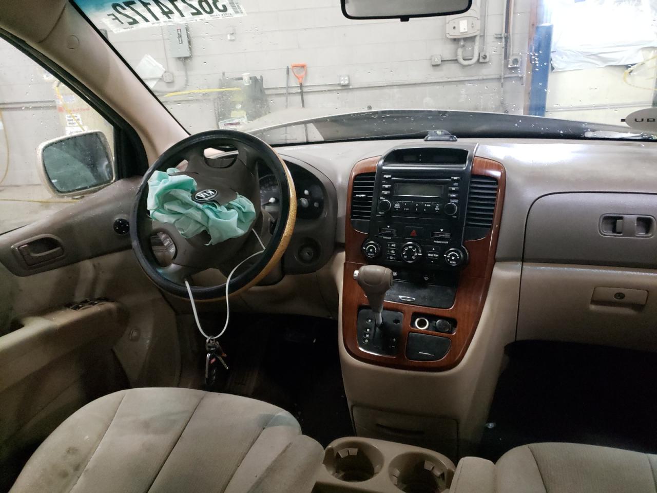 Photo 9 from auction – 2008 KIA SEDONA with VIN KNDMB233486219095