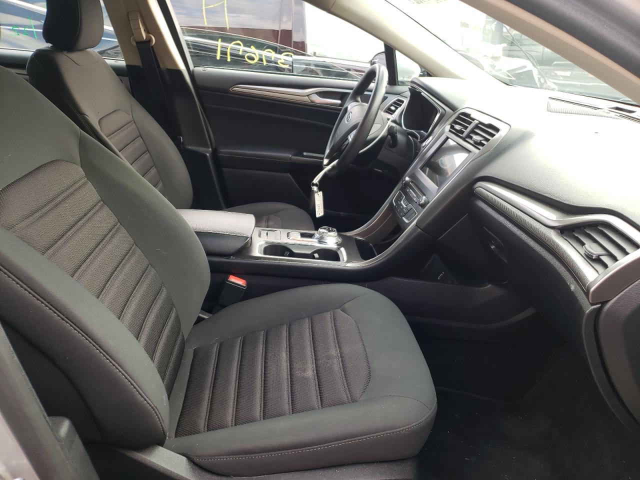 Photo 5 from auction – 2017 FORD FUSION SE with VIN 3FA6P0H79HR410787