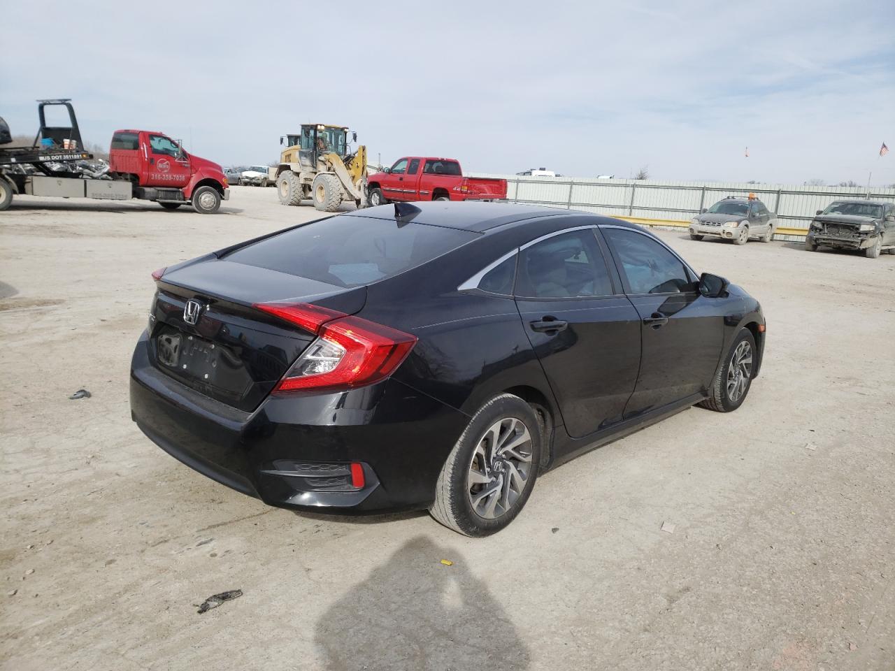 Photo 4 from auction – 2018 HONDA CIVIC EX with VIN 2HGFC2F72JH548971