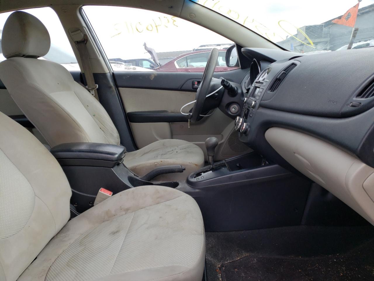 Photo 5 from auction – 2010 KIA FORTE EX with VIN KNAFU4A21A5862425