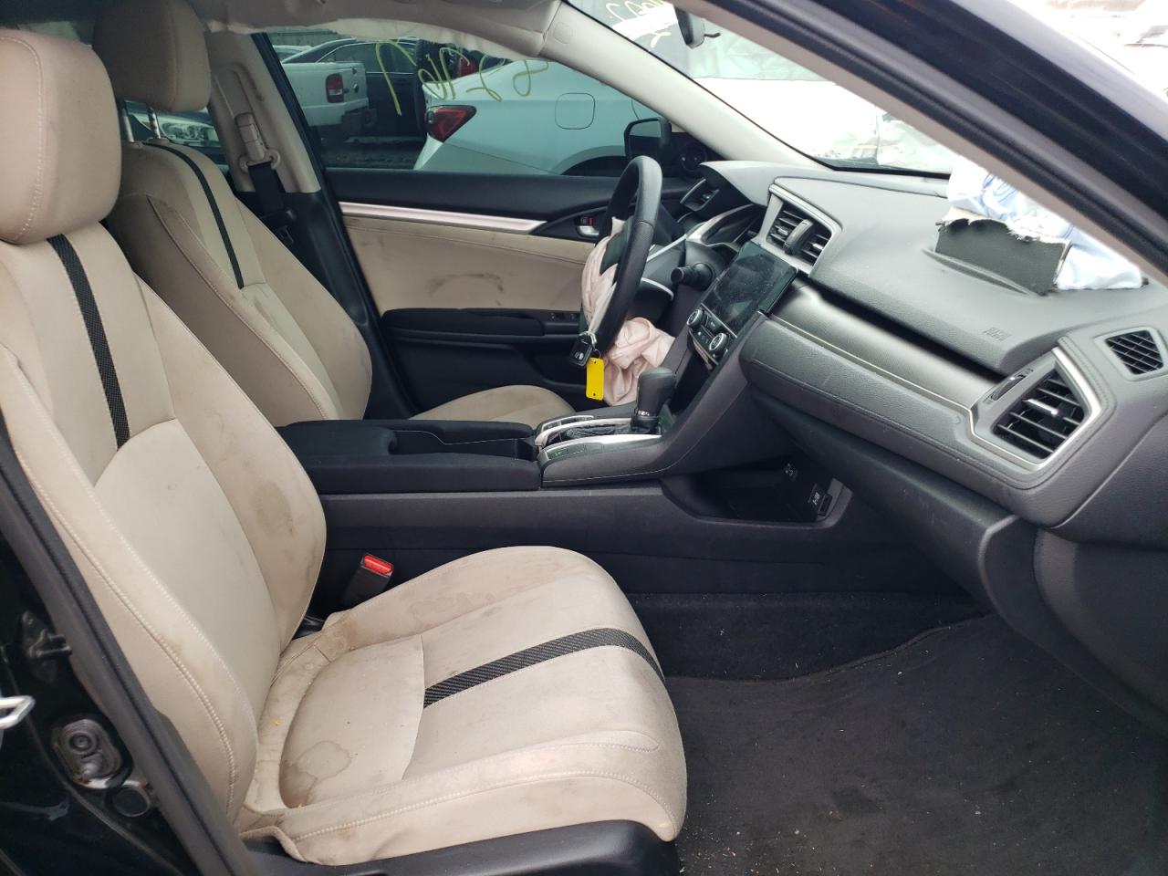 Photo 5 from auction – 2018 HONDA CIVIC EX with VIN 19XFC2F76JE015001