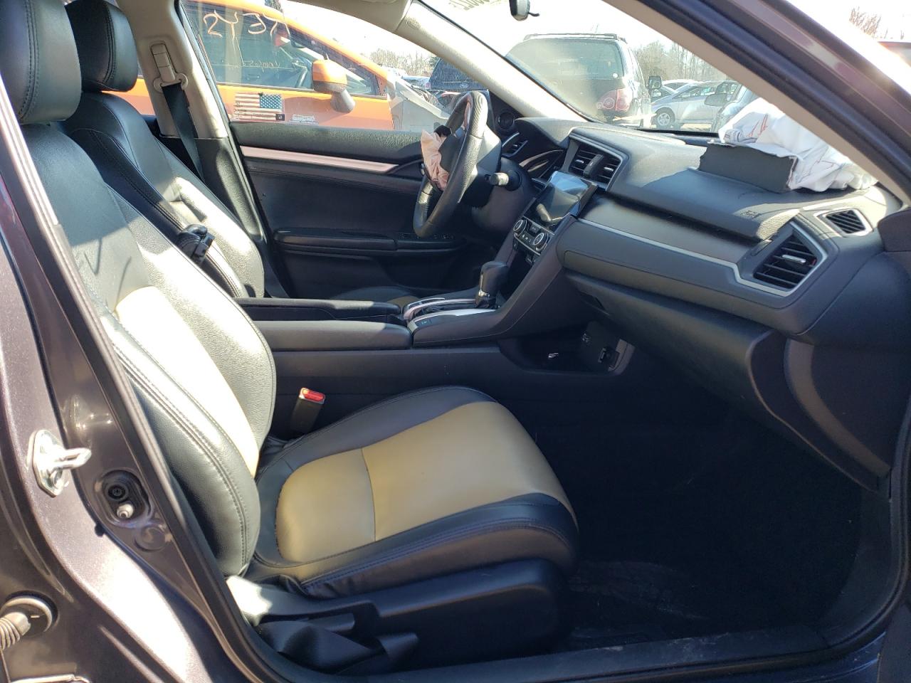 Photo 5 from auction – 2017 HONDA CIVIC EX with VIN 19XFC1F33HE211513
