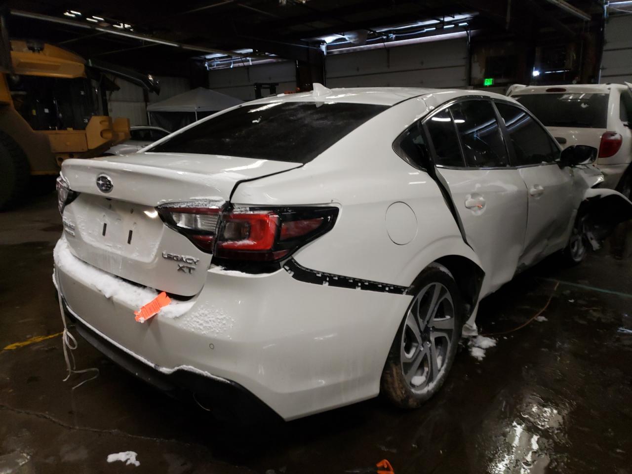 Photo 4 from auction – 2021 SUBARU LEGACY LIM with VIN 4S3BWGN60M3018077