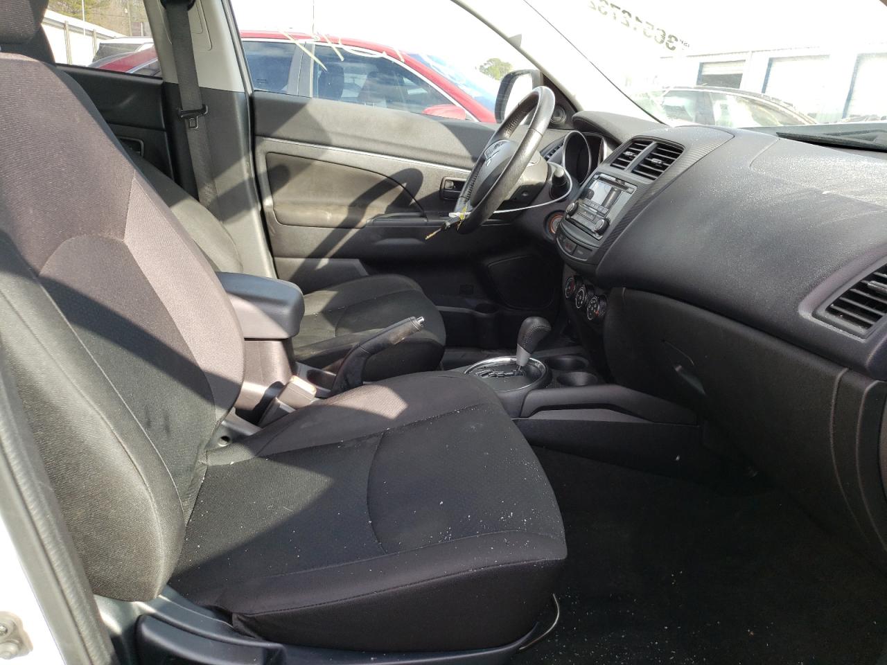 Photo 5 from auction – 2015 MITSUBISHI OUTLANDER with VIN 4A4AP3AW7FE058227