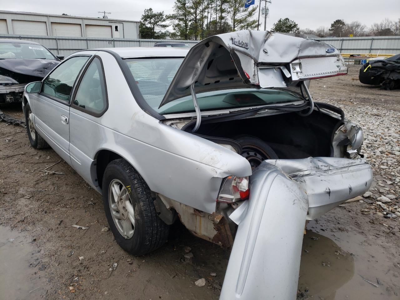 Photo 3 from auction – 1997 FORD THUNDERBIR with VIN 1FALP62W4VH116295
