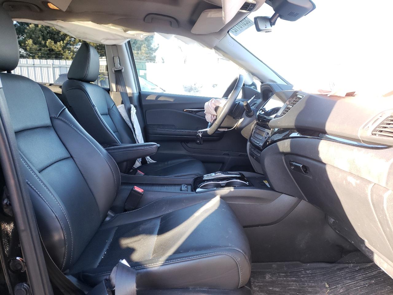 Photo 5 from auction – 2019 HONDA PILOT TOUR with VIN 5FNYF6H64KB503306
