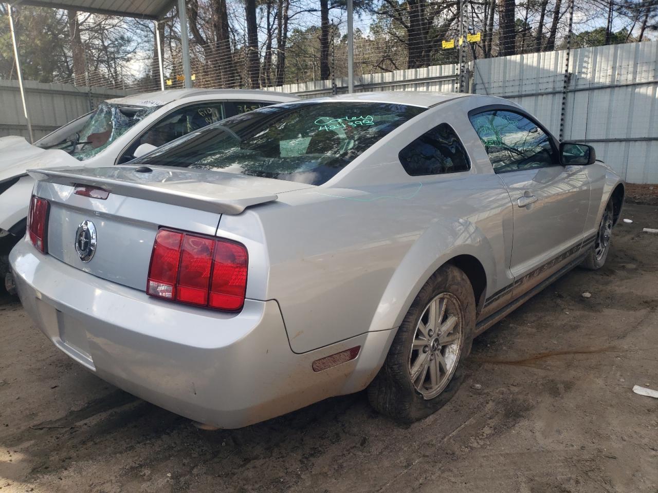 Photo 4 from auction – 2007 FORD MUSTANG with VIN 1ZVFT80N475232610
