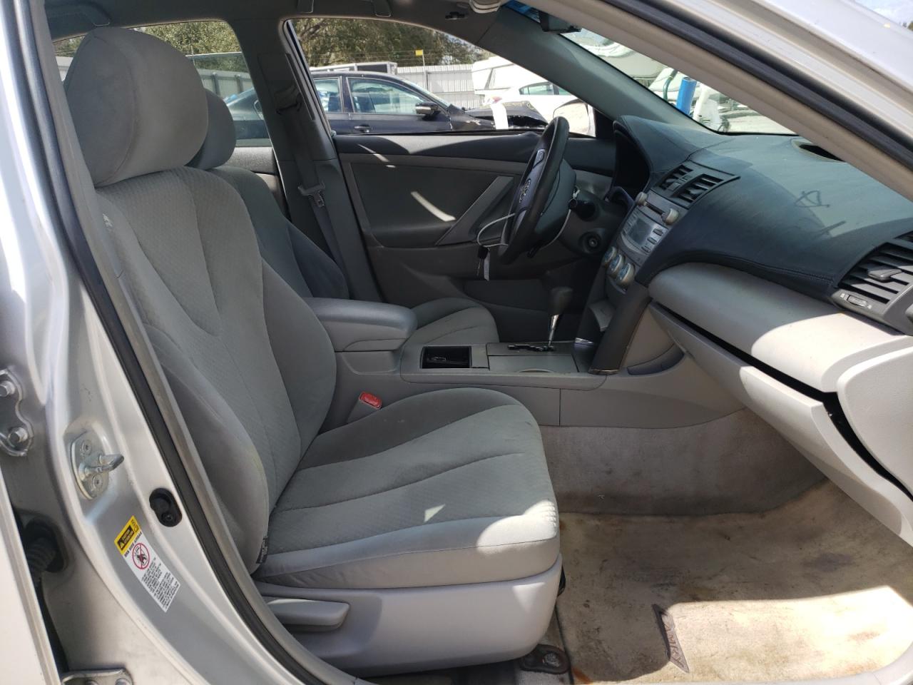 Photo 5 from auction – 2009 TOYOTA CAMRY with VIN 4T1BE46K69U296072