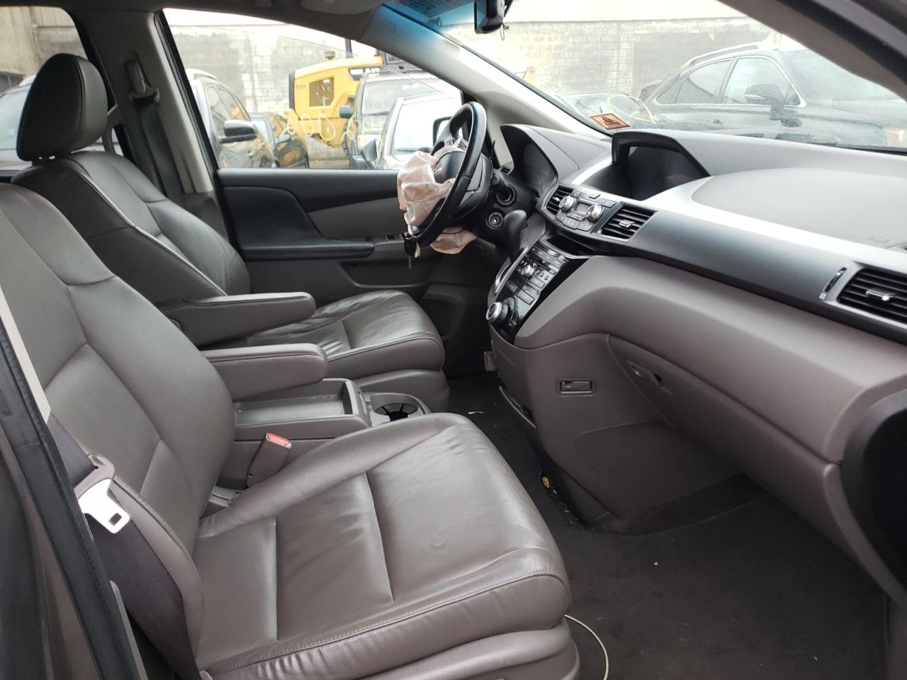 Photo 5 from auction – 2011 HONDA ODYSSEY EX with VIN 5FNRL5H61BB032173