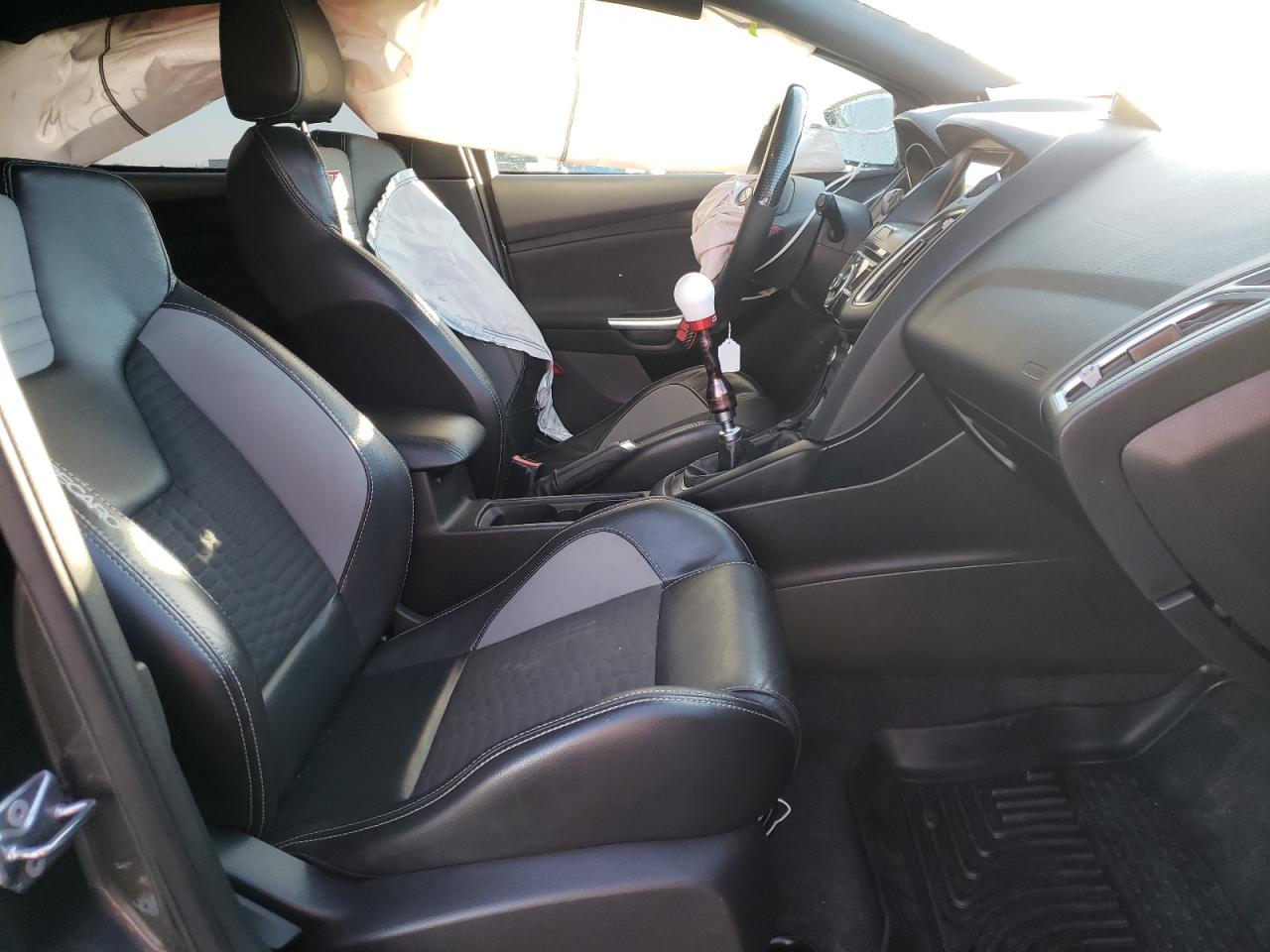 Photo 5 from auction – 2018 FORD FOCUS ST with VIN 1FADP3L99JL288034
