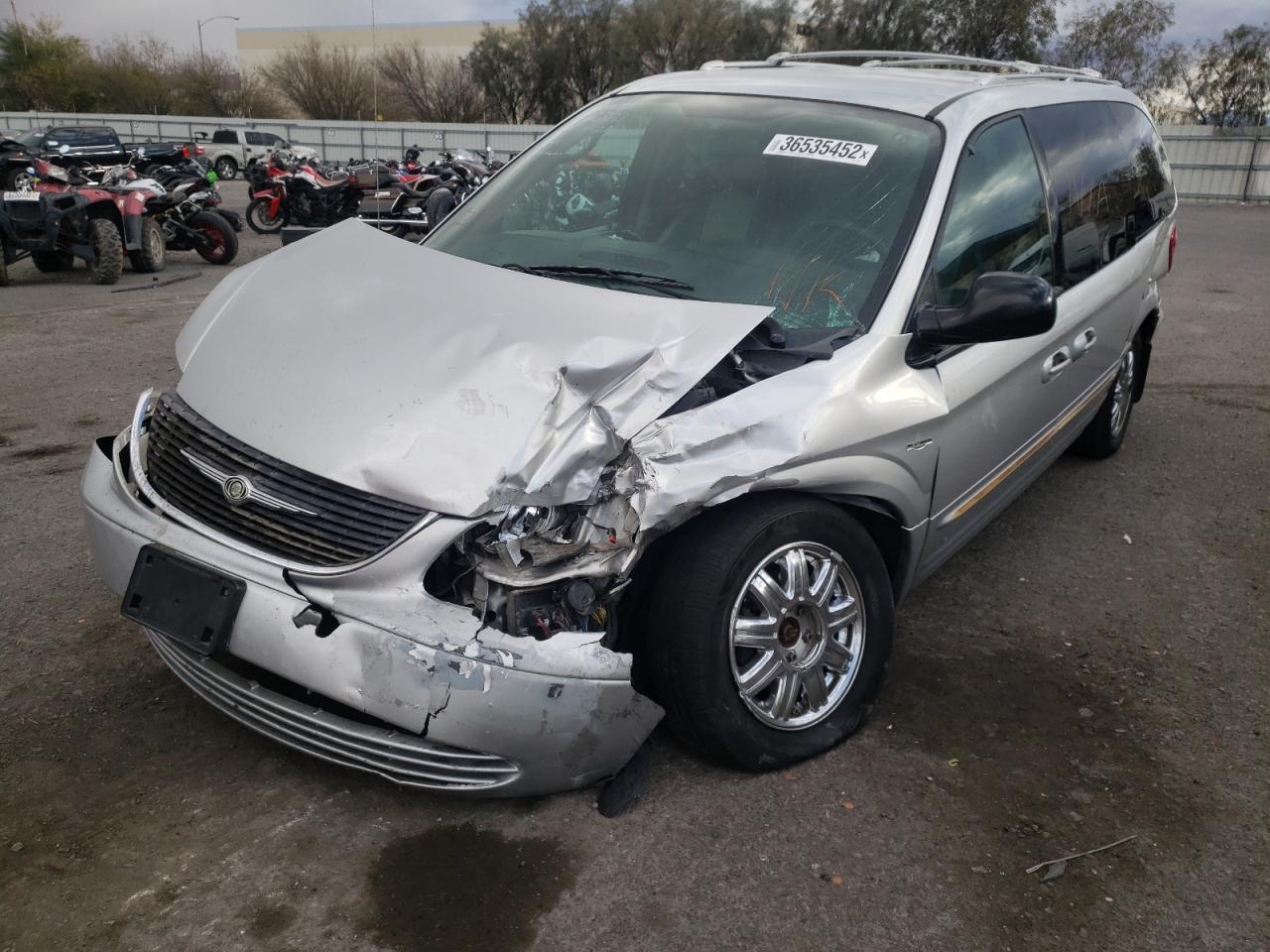 Photo 2 from auction – 2004 CHRYSLER TOWN & COU with VIN 2C4GP54L54R556831