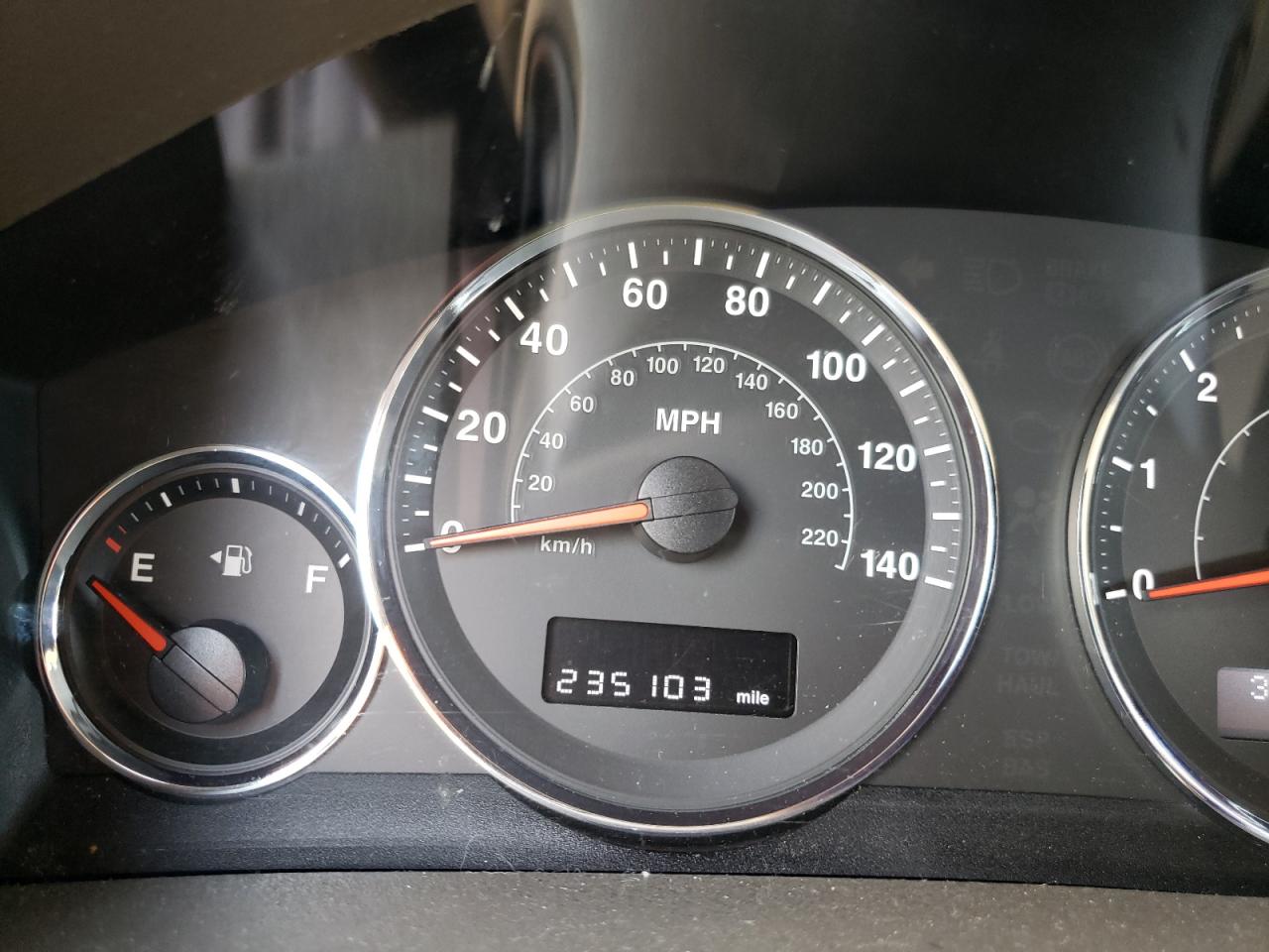 Photo 8 from auction – 2008 JEEP COMMANDER with VIN 1J8HG48N88C143383