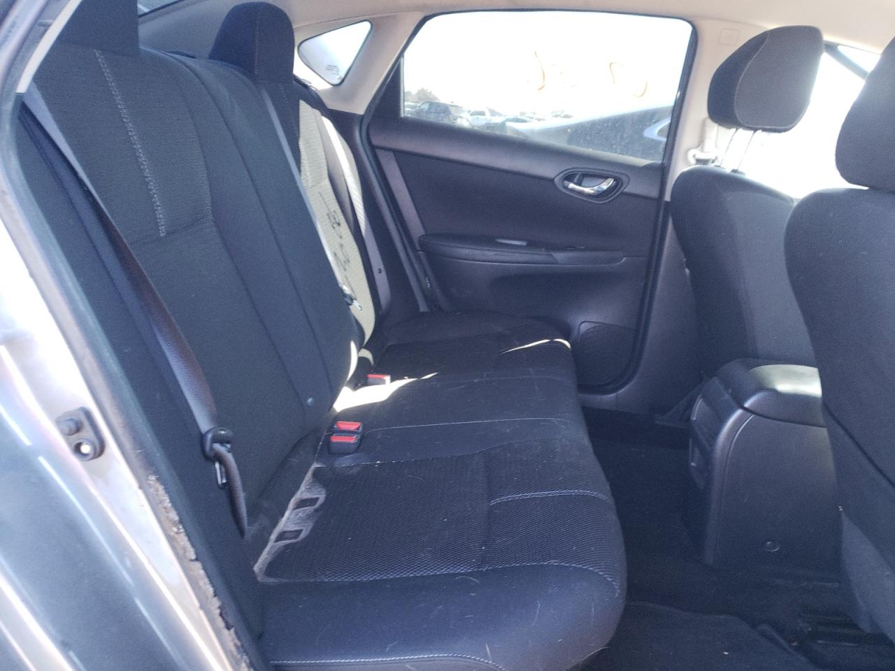 Photo 6 from auction – 2016 NISSAN SENTRA S with VIN 3N1AB7AP9GY326952