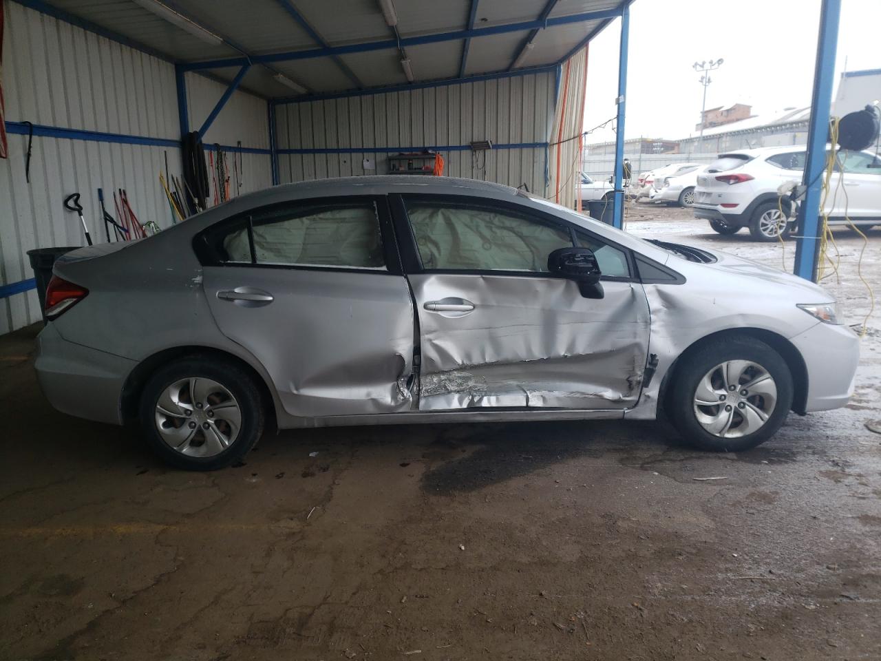 Photo 9 from auction – 2015 HONDA CIVIC LX with VIN 19XFB2F50FE011552