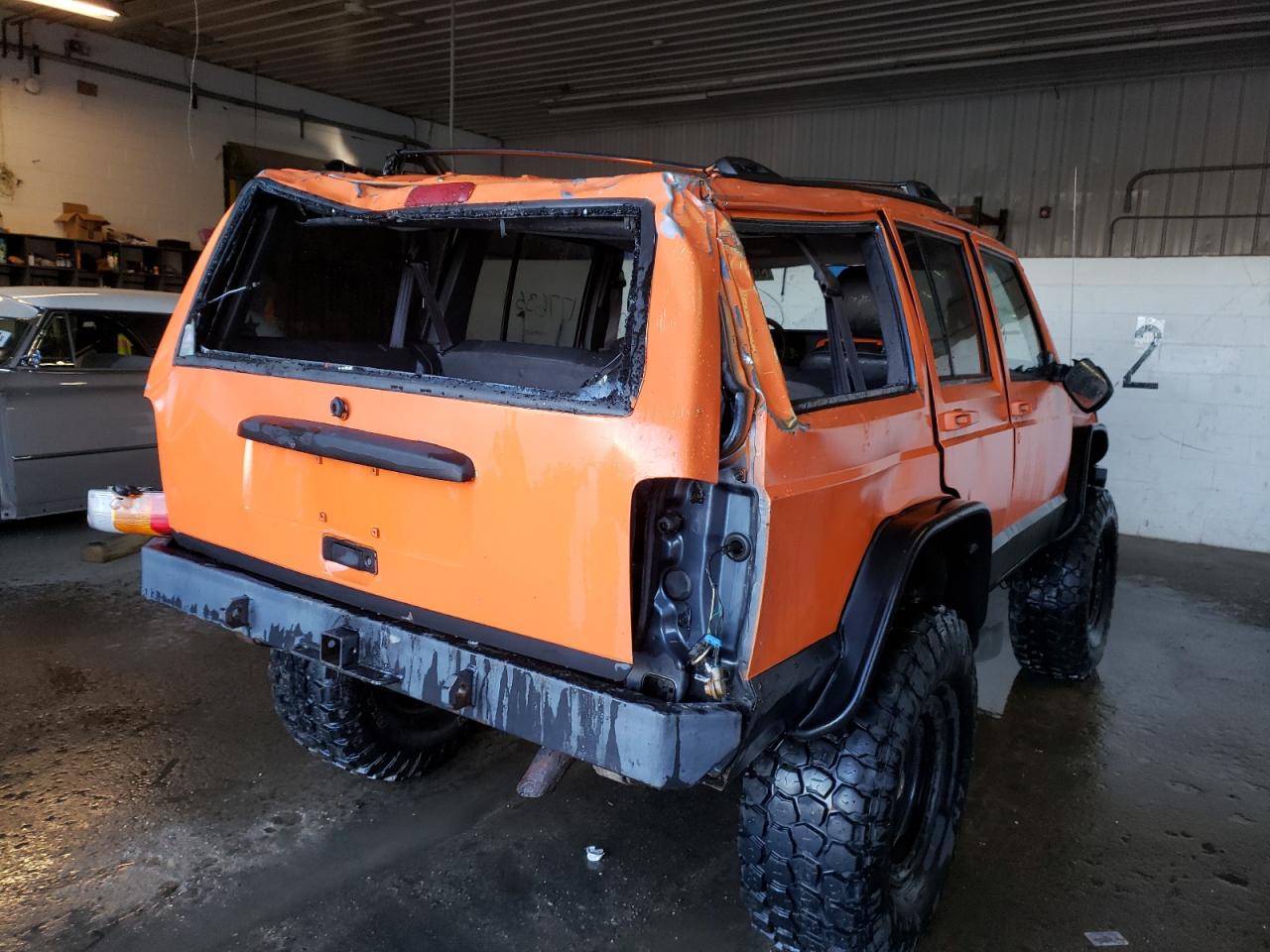 Фото 9 с аукциона – 2001 JEEP CHEROKEE C с VIN 1J4FF58S01L603472