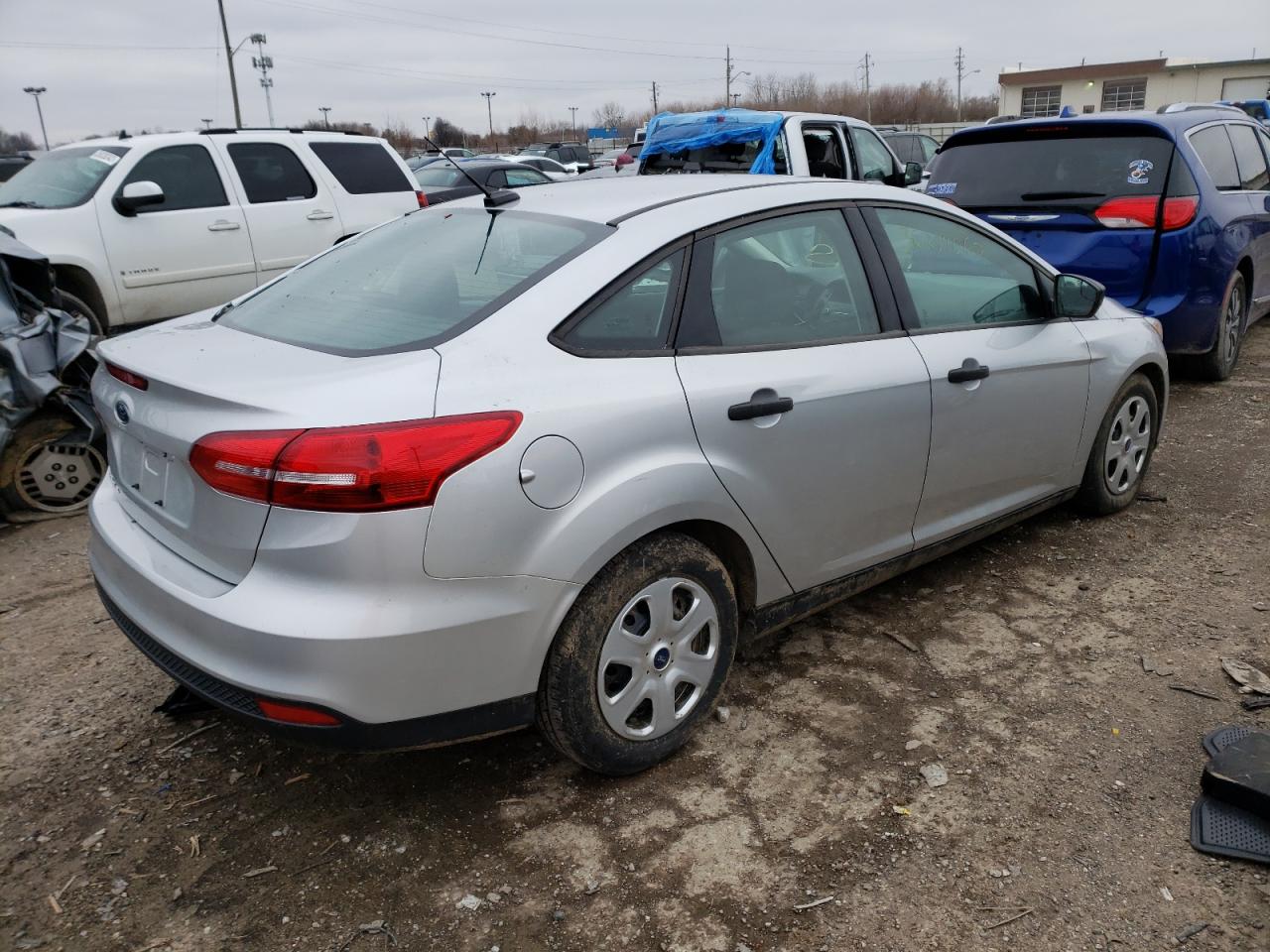 Photo 4 from auction – 2018 FORD FOCUS S with VIN 1FADP3E21JL266416