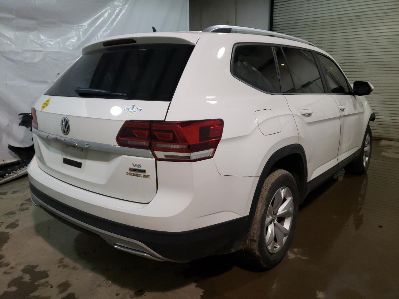 Photo 4 from auction – 2018 VOLKSWAGEN ATLAS S with VIN 1V2GR2CA6JC530816