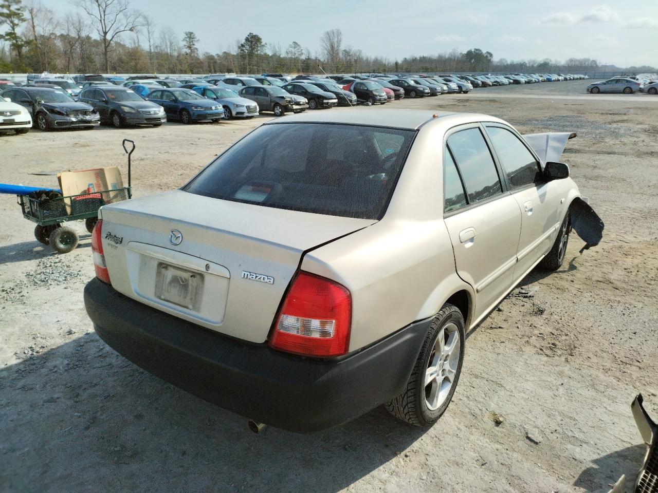 Photo 4 from auction – 2003 MAZDA PROTEGE DX with VIN JM1BJ225630126846