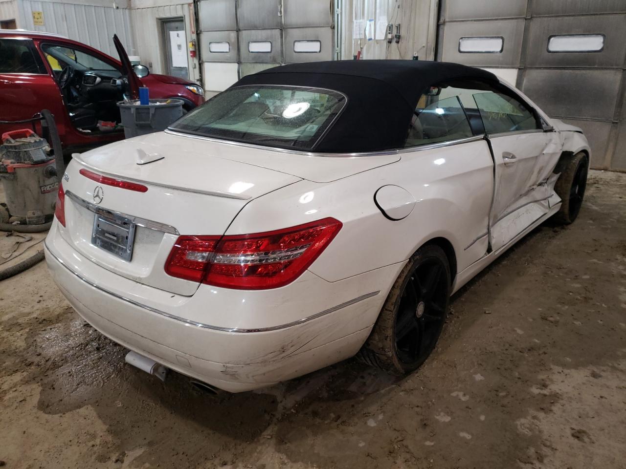 Photo 4 from auction – 2012 MERCEDES-BENZ E 350 with VIN WDDKK5KF1CF159361