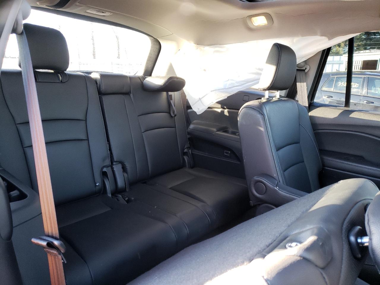 Photo 6 from auction – 2019 HONDA PILOT TOUR with VIN 5FNYF6H64KB503306