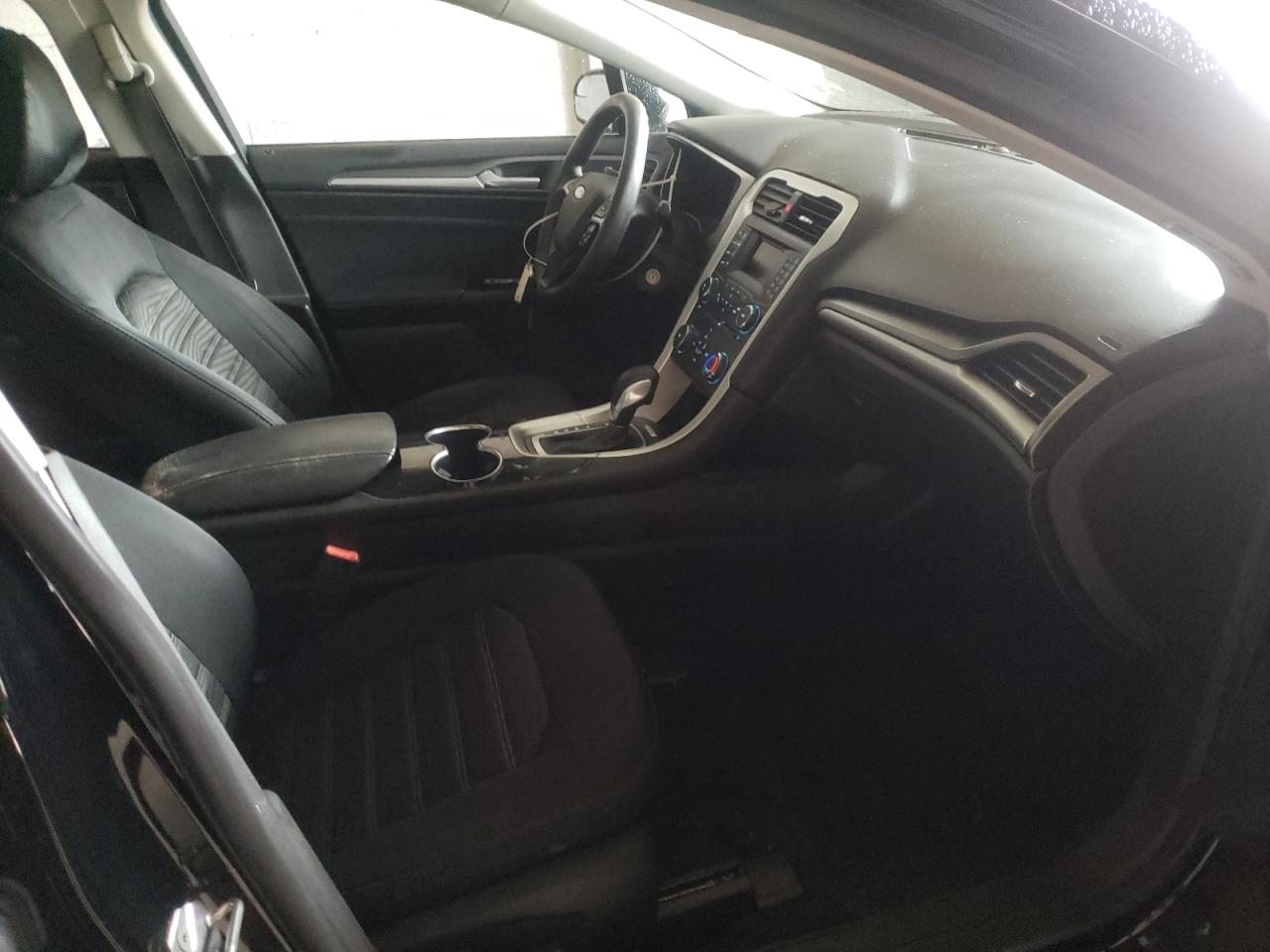 Photo 5 from auction – 2016 FORD FUSION SE with VIN 3FA6P0H7XGR321003