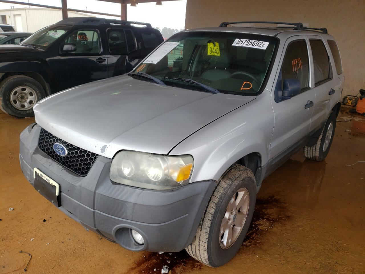 Photo 2 from auction – 2007 FORD ESCAPE XLT with VIN 1FMYU03197KB36228