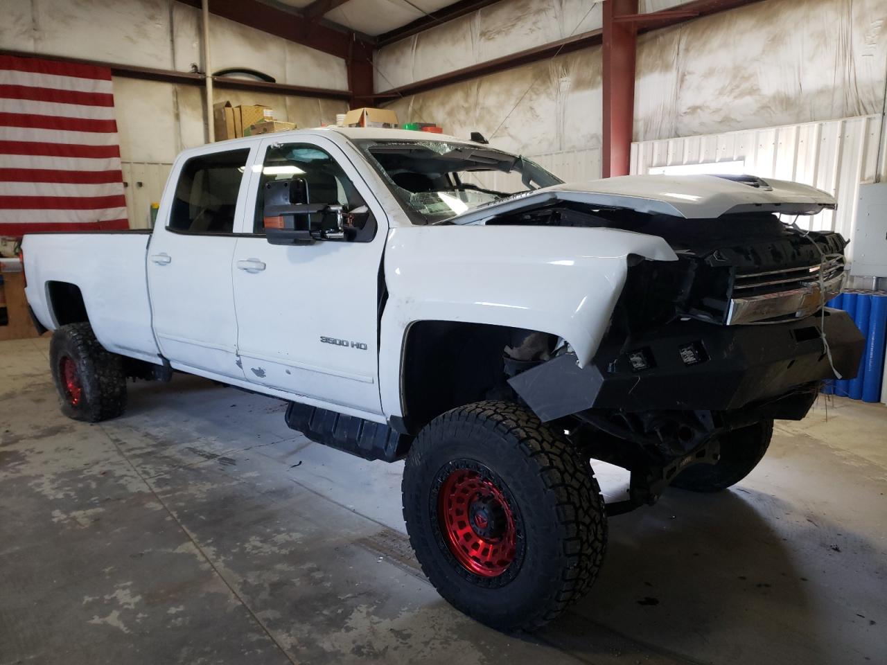 CHEVROLET SILVERADO 2018 with VIN 1GC4KZEY6JF172613 - Photo from auction