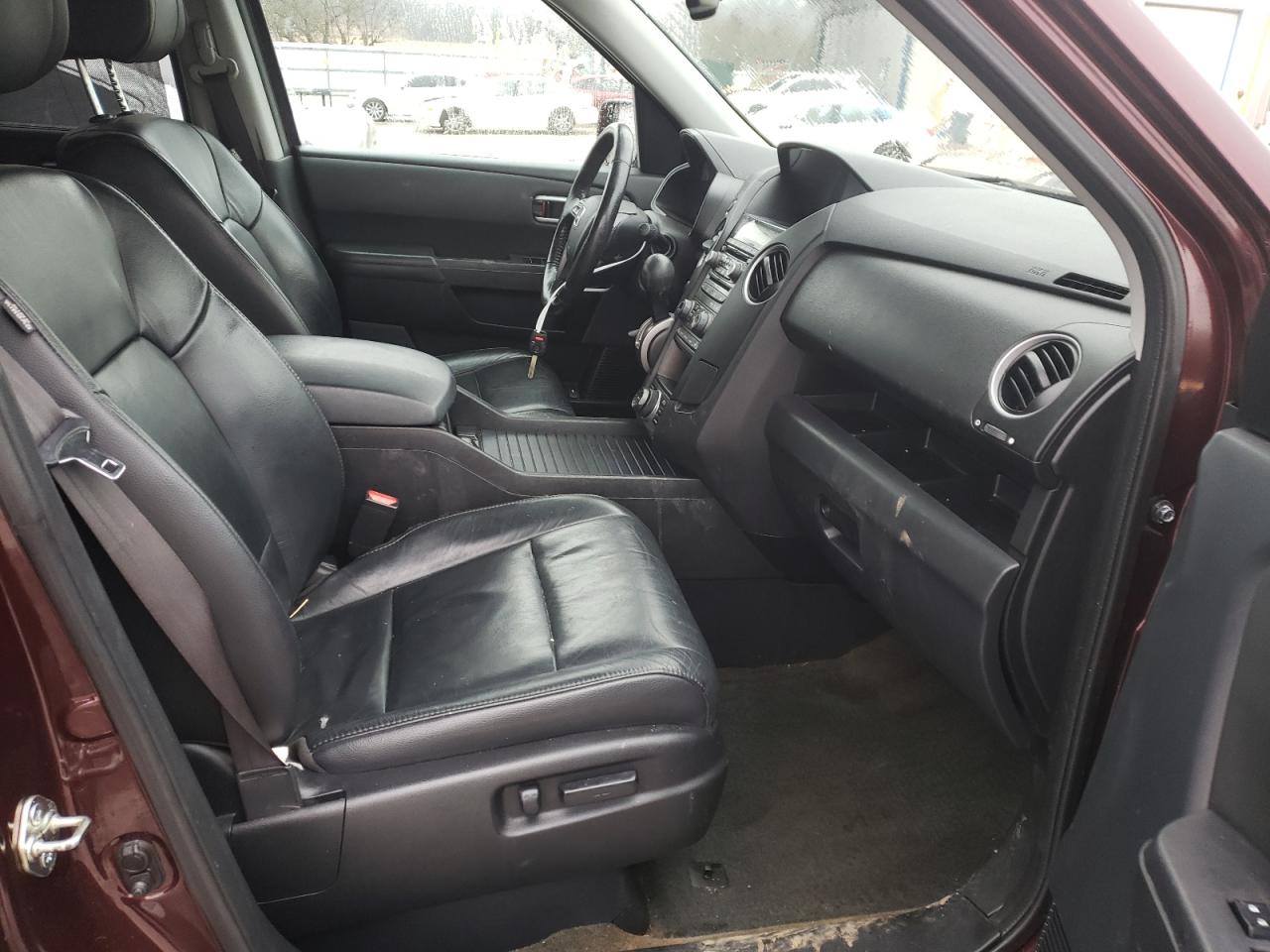 Photo 5 from auction – 2015 HONDA PILOT TOUR with VIN 5FNYF4H99FB033553