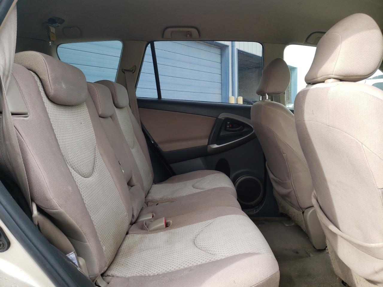 Photo 6 from auction – 2006 TOYOTA RAV4 with VIN JTMZD33VX66005877