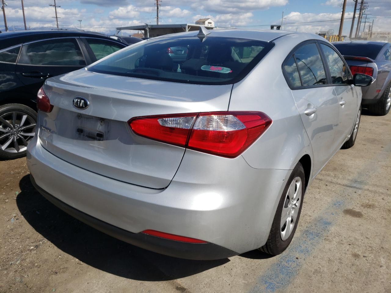 Photo 4 from auction – 2016 KIA FORTE LX with VIN KNAFK4A64G5589045