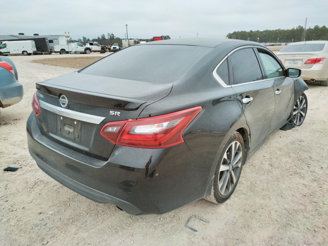 Photo 4 from auction – 2017 NISSAN ALTIMA 2.5 with VIN 1N4AL3AP1HN320697