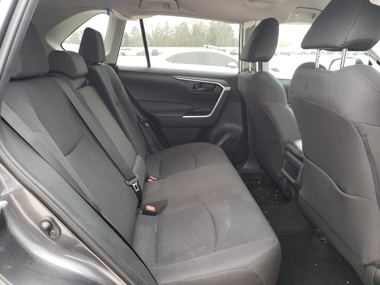 Photo 6 from auction – 2019 TOYOTA RAV4 LE with VIN 2T3H1RFV4KC032442