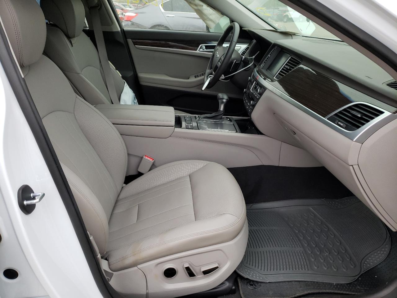 Photo 5 from auction – 2018 GENESIS G80 with VIN KMHGN4JE8JU264249