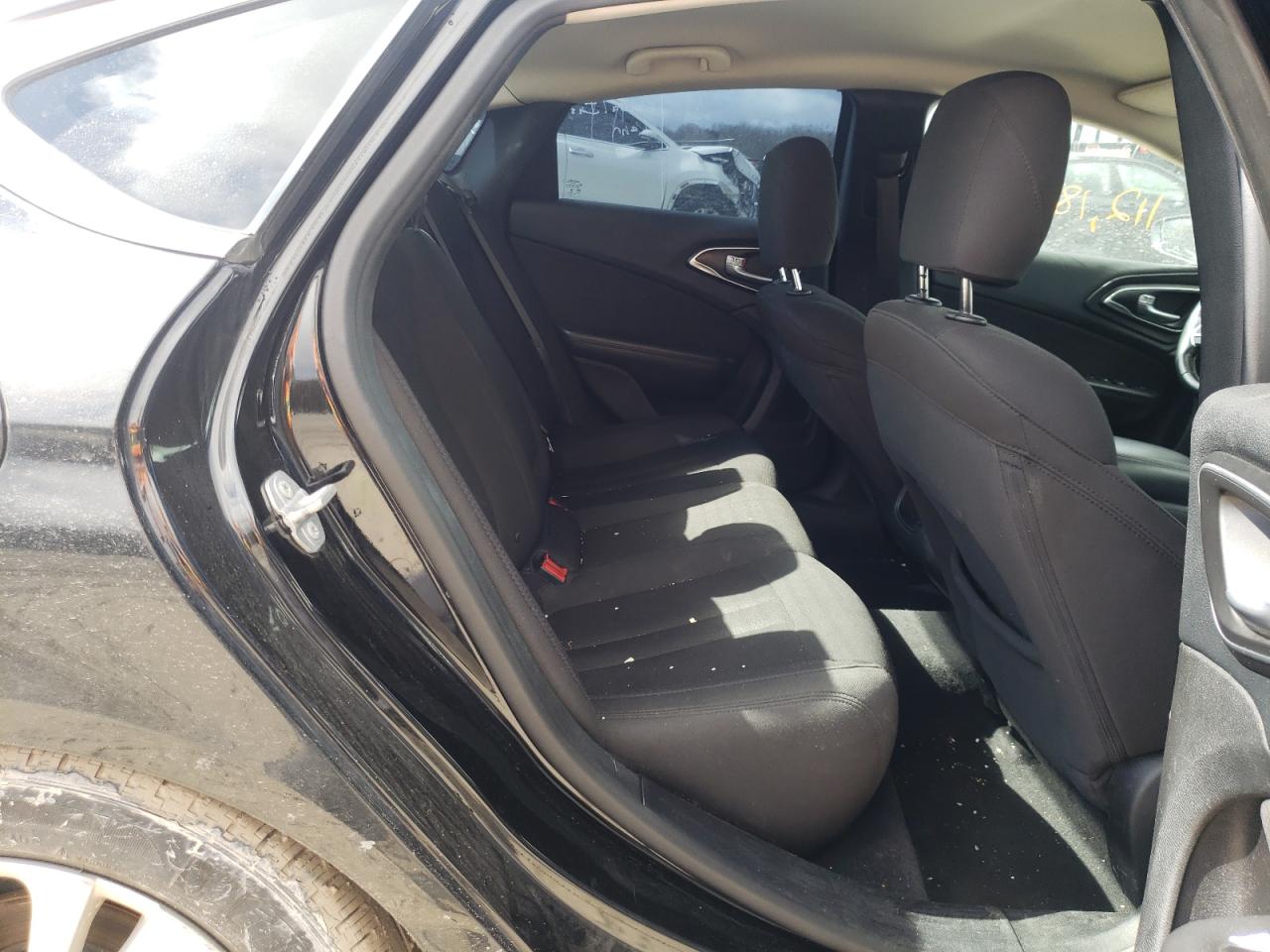 Photo 6 from auction – 2015 CHRYSLER 200 LIMITE with VIN 1C3CCCAB3FN671278