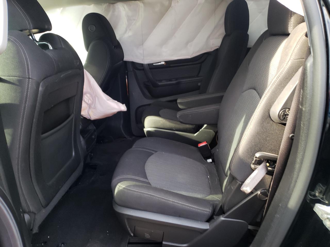 Photo 9 from auction – 2017 CHEVROLET TRAVERSE L with VIN 1GNKRGKD2HJ267662