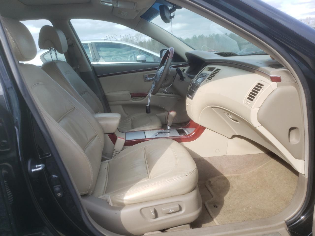 Photo 5 from auction – 2008 HYUNDAI AZERA SE with VIN KMHFC46F98A294987