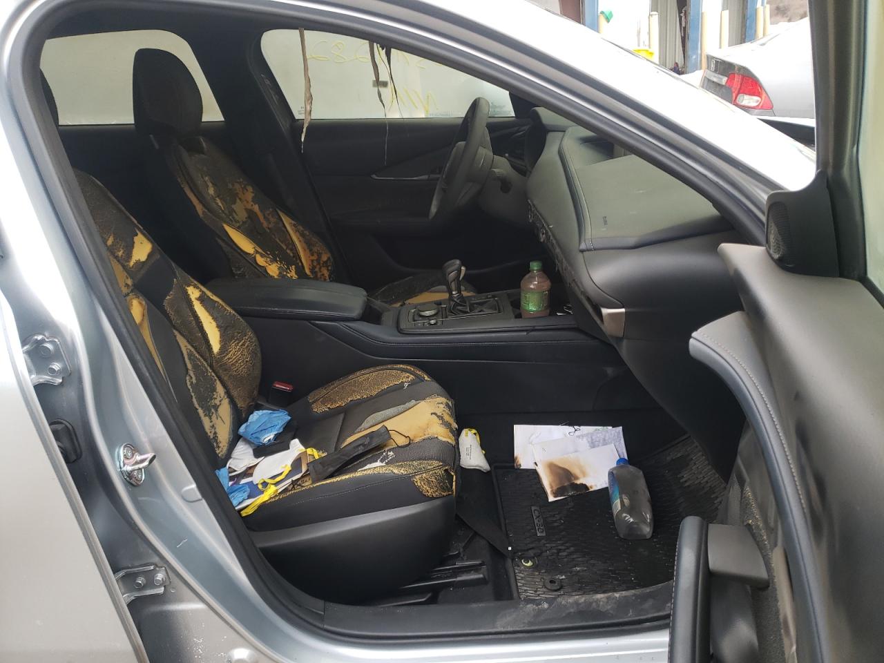 Photo 5 from auction – 2020 MAZDA CX-30 with VIN 3MVDMBBL1LM108622