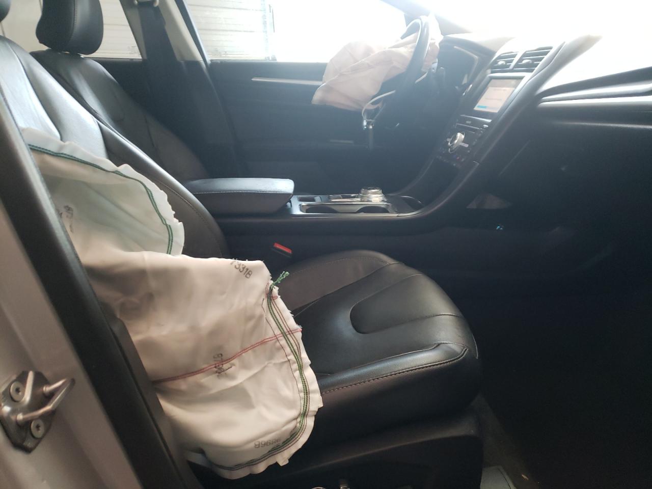 Photo 5 from auction – 2019 FORD FUSION TIT with VIN 3FA6P0D99KR240557