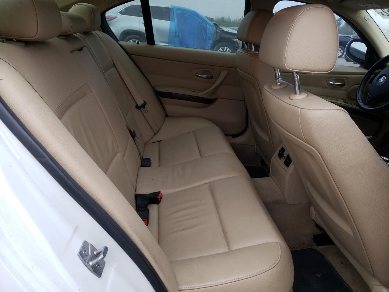 Photo 6 from auction – 2011 BMW 328 I with VIN WBAPH7C55BE674770