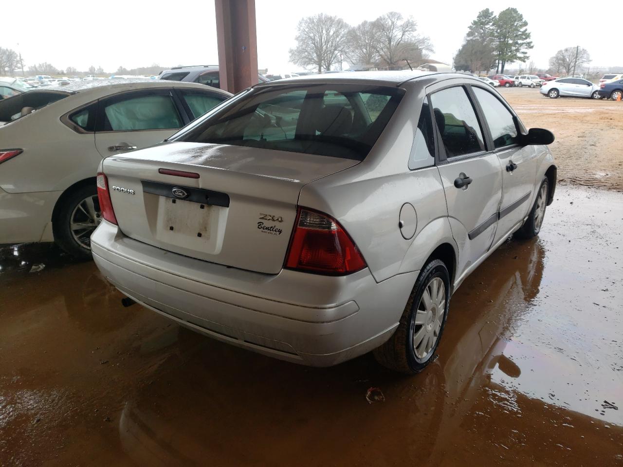 Photo 4 from auction – 2006 FORD FOCUS ZX4 with VIN 1FAFP34N16W180940