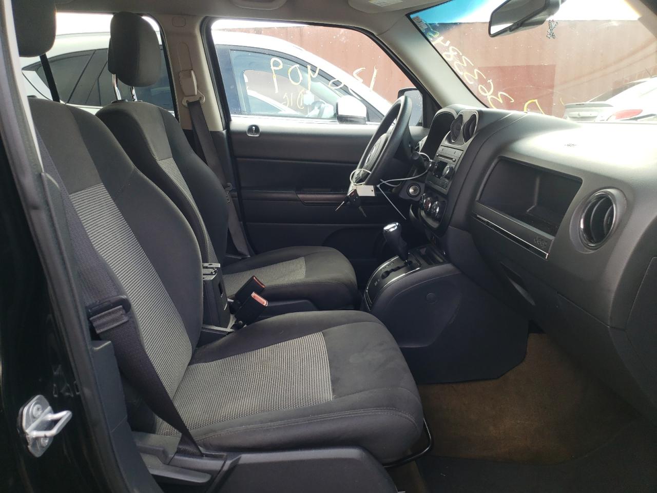 Photo 5 from auction – 2016 JEEP PATRIOT SP with VIN 1C4NJPBB0GD739317