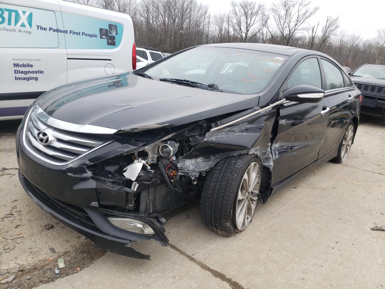 Photo 2 from auction – 2014 HYUNDAI SONATA SE with VIN 5NPEC4AB7EH910789
