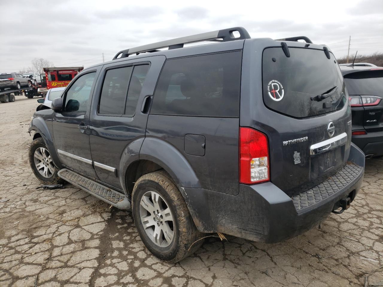 Photo 3 from auction – 2011 NISSAN PATHFINDER with VIN 5N1AR1NB5BC623623