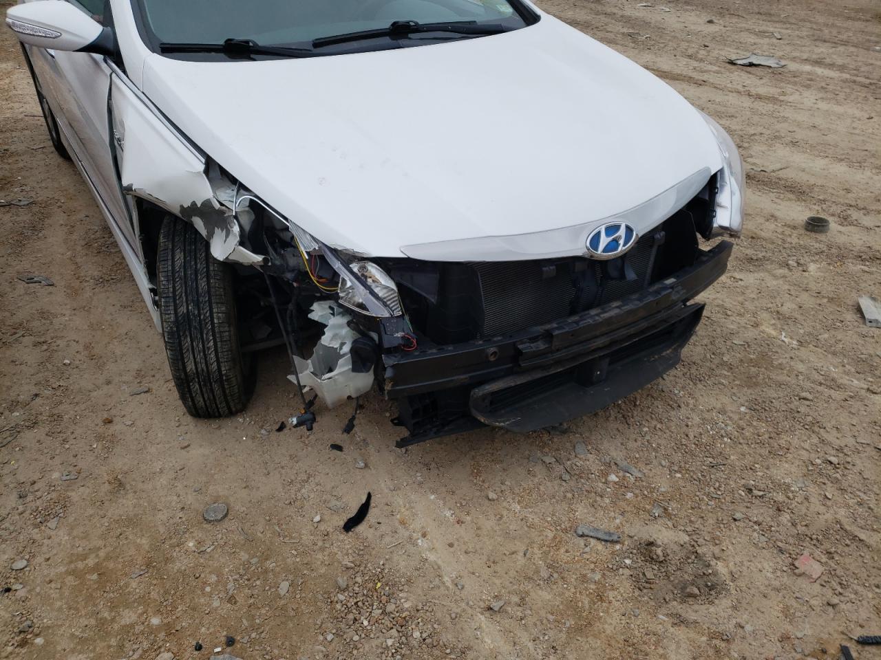 Photo 9 from auction – 2013 HYUNDAI SONATA HYB with VIN KMHEC4A43DA089855