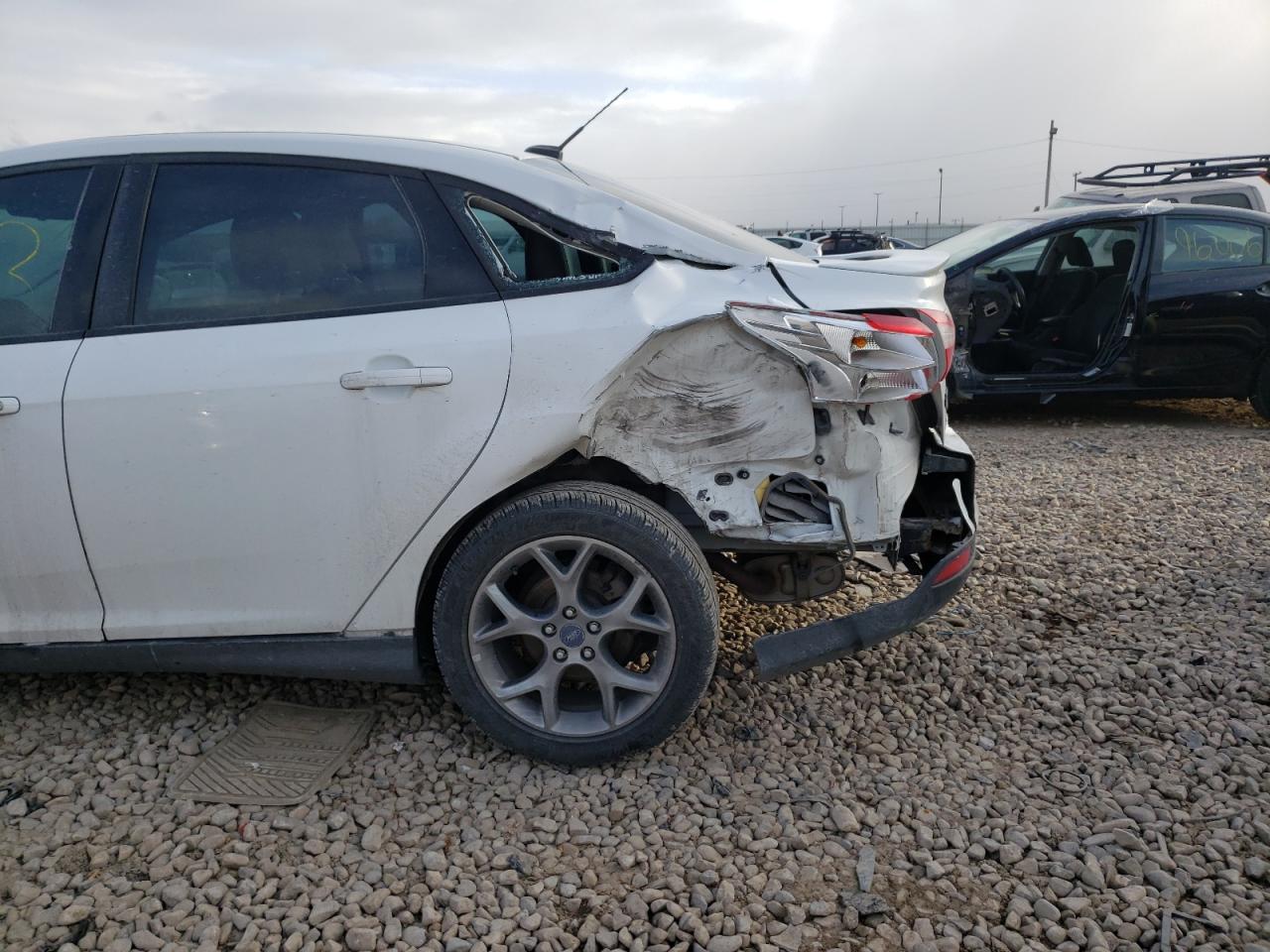 Photo 9 from auction – 2014 FORD FOCUS SE with VIN 1FADP3F27EL456015