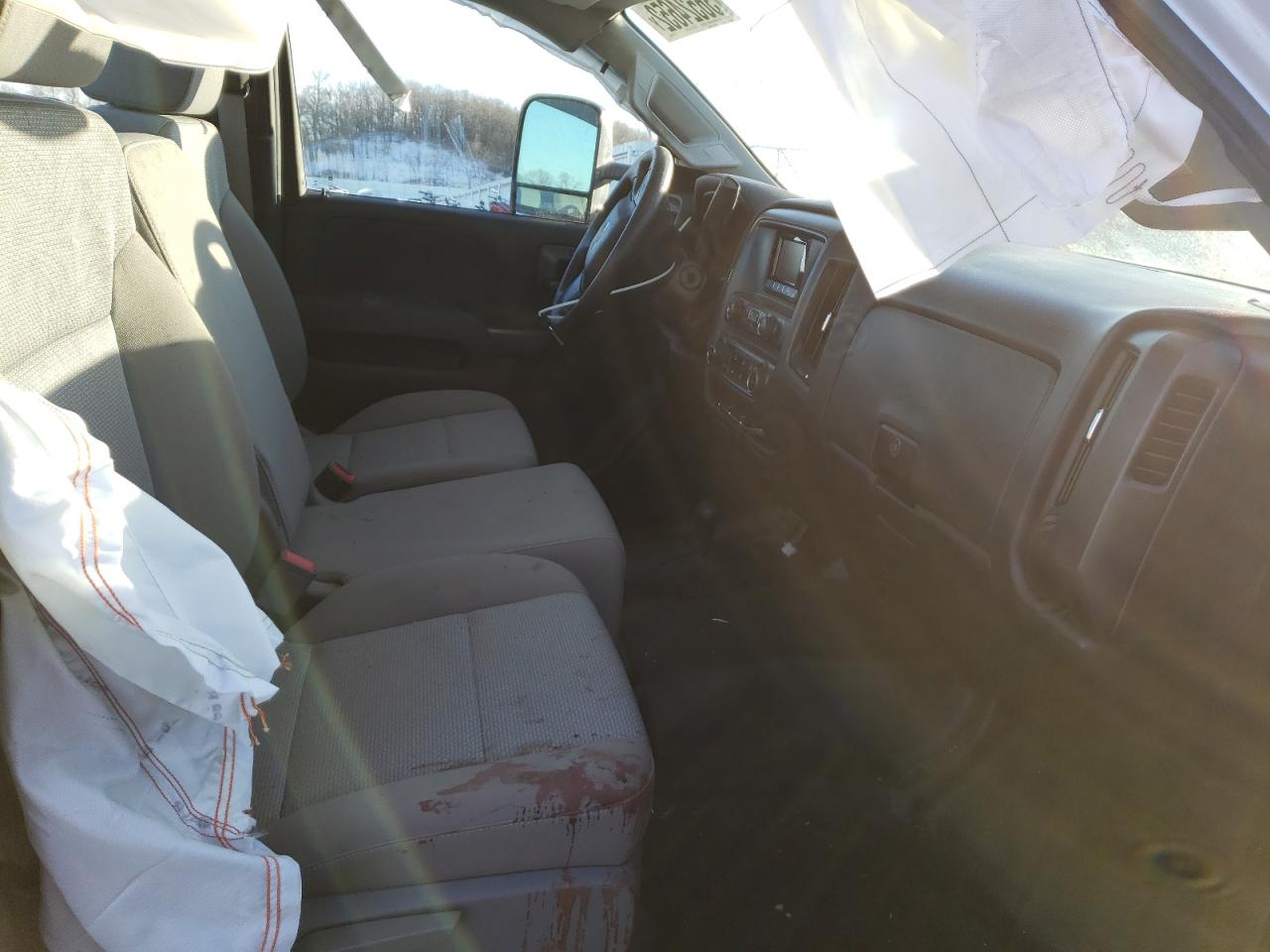 Photo 5 from auction – 2015 CHEVROLET SILVERADO with VIN 1GCNKPEC3FZ242930